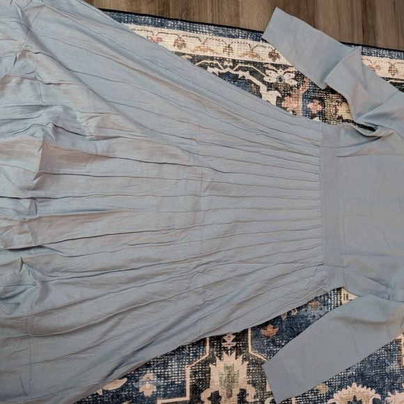 Chic Light Blue Button-Up Blouse - Picture 5 of 6